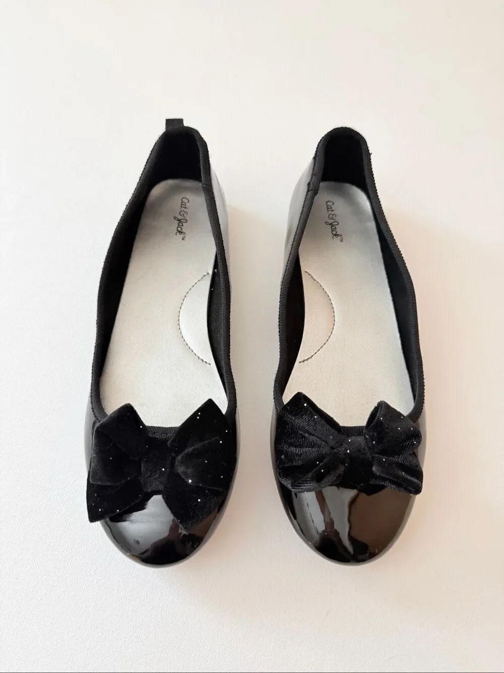 Cat & Jack Kids' Ashlyn Ballet Flats Black size 4